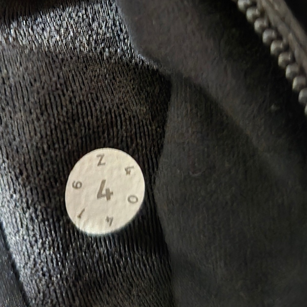 Lululemon Cadence Crusher Hoodie Built-in Face Mask Black Women's Size 4 - Picture 4 of 10